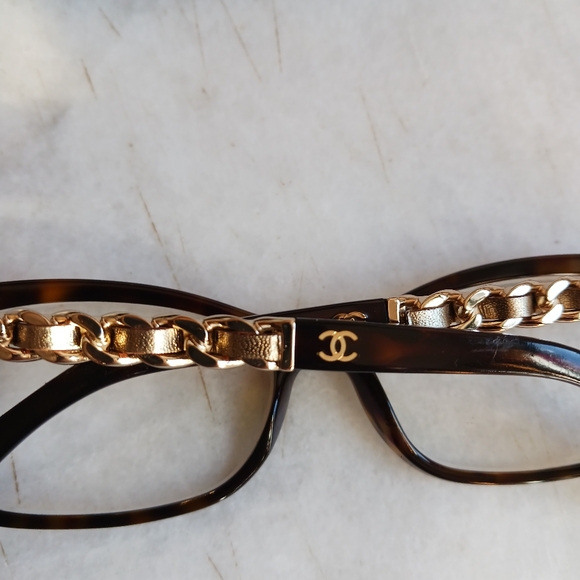 Chanel Frame+ Chanel Leather Case - Picture 5 of 14